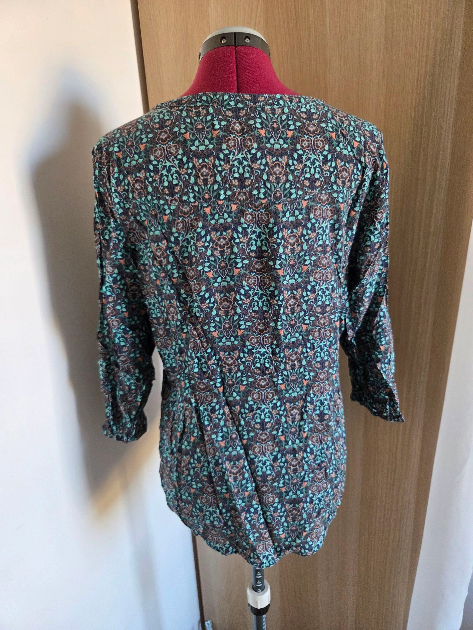 Blusa feminina multicolorida floral tamanho 38/40 Bréal – photo 4